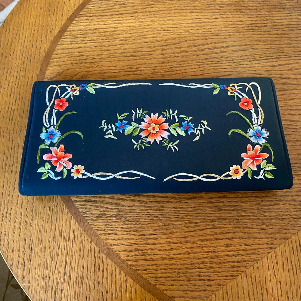 Vintage 1950s Clutch Purse Black Silk Floral Hand Embroidered 10X6